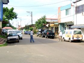 Street with cars in Chitre, Panama – Best Places In The World To Retire – International Living